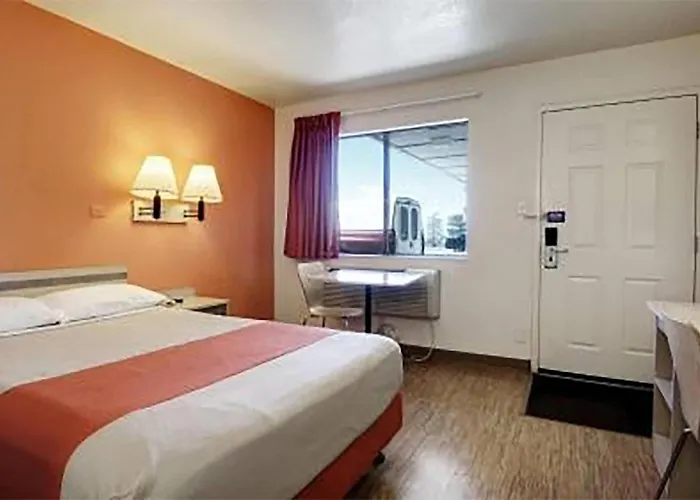 Super 8 By Wyndham Woods Cross - Salt Lake City North