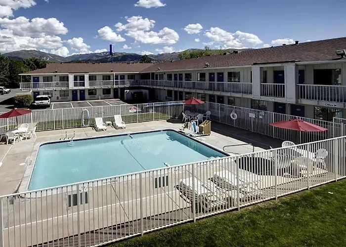 Super 8 By Wyndham Woods Cross - Salt Lake City North