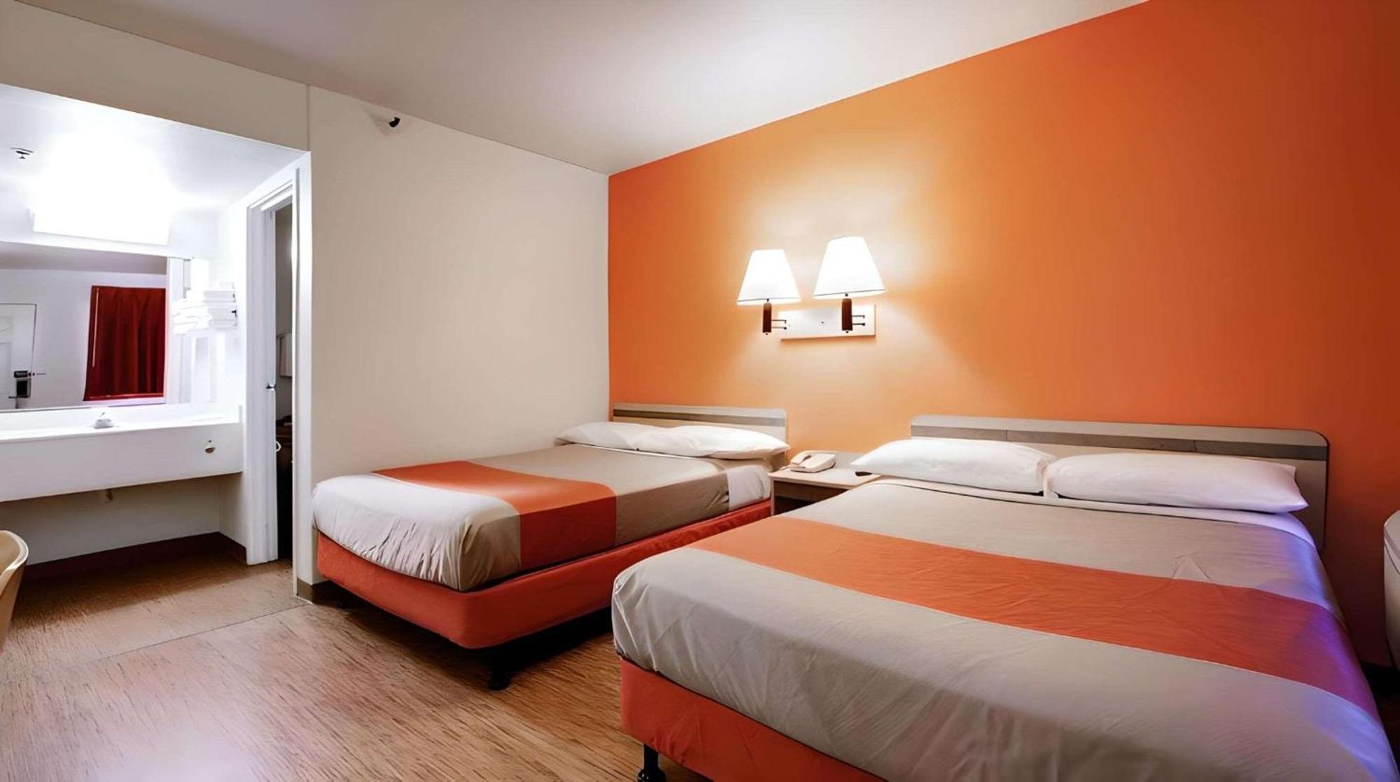 Super 8 By Wyndham - Salt North