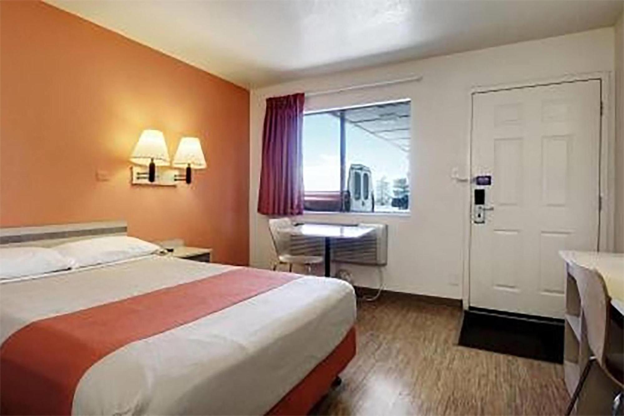 Super 8 By Wyndham - Salt North Inn Woods Cross